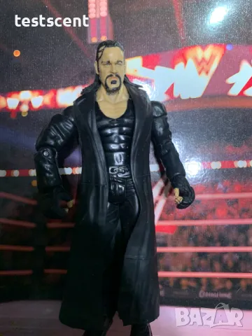 Екшън фигура WWE The Undertaker Гробаря Jakks Pacific Black Coat, снимка 6 - Колекции - 49152325