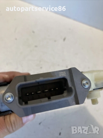 Мотор за заден ляв прозорец на врата за Peugeot 5008 1.6 HDI (2012) 914241, снимка 3 - Части - 53744317