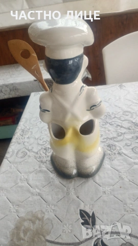 Порцеланова фигура готвач 1980 г h 30cm, снимка 4 - Антикварни и старинни предмети - 54261322