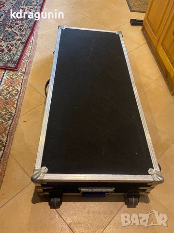 Korg - куфар, снимка 1 - Синтезатори - 45572410