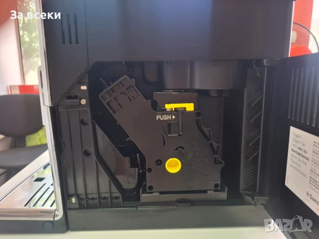Кафеавтомат Saeco PicoBaristo Deluxe SM5570/10, Гарафа за мляко, 13 варианта кафе, Регулируема керам, снимка 2 - Кафемашини - 51872050