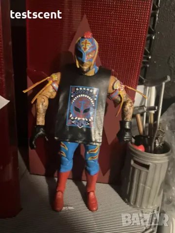 Екшън фигура WWE Rey Mysterio Mattel Elite играчка Рей Мистерио + cloth, снимка 2 - Фигурки - 48447635