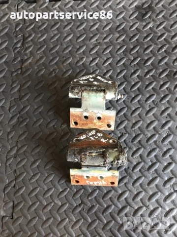 Комплект предна лява врата горна и долна част с панти за Volvo FL6 (1994-2000) , снимка 3 - Части - 54056143