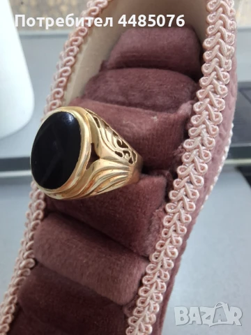 ЗЛАТЕН МЪЖКИ ПРЪСТЕН С ЧЕРЕН КАМЪК 