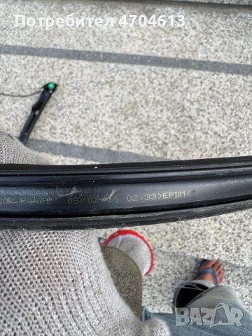 Уплътнение предна дясна врата на Range Rover Evoque само за 20Eur. BJ32-20518, снимка 4 - Части - 53117112