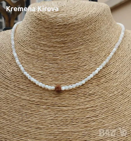 Чокър със седеф и рудракша. Бижута Луди гъби. Идея за подарък.