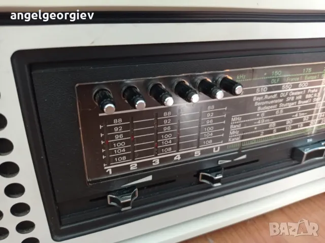 Радио Grundig RF 731 . 1974-1978 г. , снимка 2 - Радиокасетофони, транзистори - 47474333