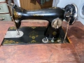 Продавам стара механична шевна машина, снимка 3