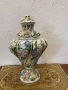Италианска порцеланова ваза с капак каподимонте ., снимка 1 - Антикварни и старинни предмети - 45311839