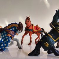 Екшън фигури , коне на рицари с богата орнаментика .  , снимка 5 - Фигурки - 45544434