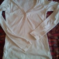 Бяла блуза , снимка 1 - Блузи с дълъг ръкав и пуловери - 34432742