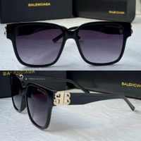 Balenciaga 2024 дамски слънчеви очила 2 цвята, снимка 4 - Слънчеви и диоптрични очила - 45484479