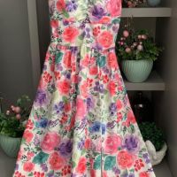 Флорална рокля с вградени твърди чашки , снимка 1 - Рокли - 45514027