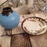 синя керамична вазичка от Англия, с печат, снимка 5 - Декорация за дома - 45026581