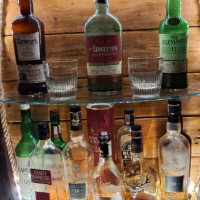 Уиски бар шкаф за вашият уникален стил, снимка 3 - Секции и витрини - 45002573