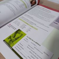 Учебник и учебна тетрадка по испански ниво A1, снимка 3 - Учебници, учебни тетрадки - 45389251