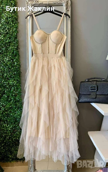 Великолепна официална рокля с тюл , снимка 1