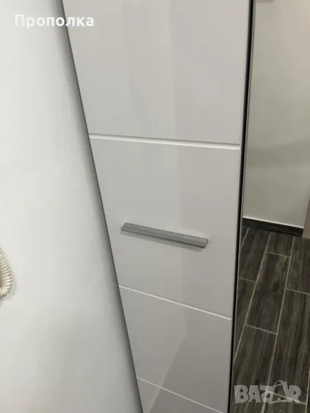 ДВУКРИЛЕН ГАРДЕРОБ С ОГЛЕДАЛО 60/35 Н192.5 смБЯЛ ГЛАНЦ, снимка 1