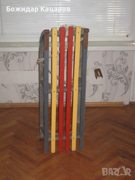 Стара дървена шейна. Цена - 35 лева(17.90 €). Пращам по Еконт. За София, може и лично да я вземете., снимка 1