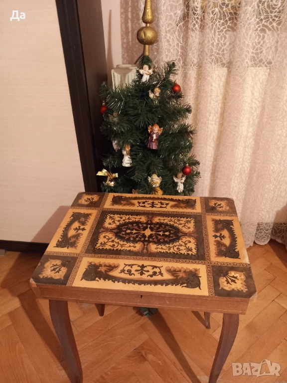 Музикална масичка с интарзия, снимка 1
