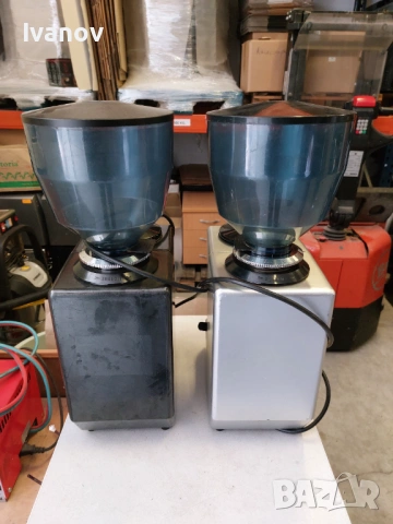 Италиански кафемелачки, снимка 4 - Кафемашини - 49031838