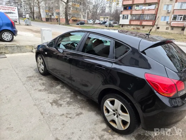 Opel Astra J 1.3 CDTI EcoFlex, снимка 6 - Автомобили и джипове - 48875197