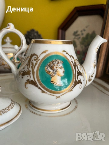 Порцеланов сервиз за двама в имперски стил Характерно за този стил е използването на богата позлата , снимка 15 - Сервизи - 54061239