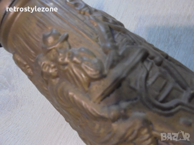 № 8330 Стара метална / ламаринена кана с релефни орнаменти , снимка 5 - Други ценни предмети - 52123918