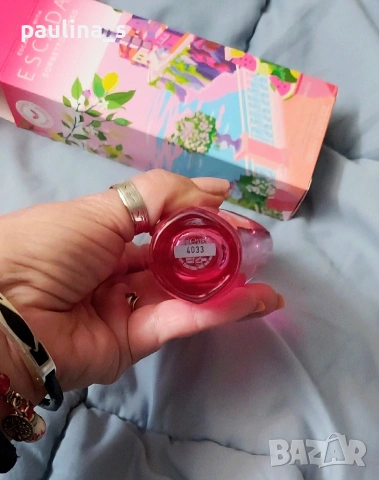 Пет различни броя / Дамски маркови парфюми Escada, Oscar de la Renta, Guess by Marchiano , снимка 5 - Дамски парфюми - 54016952