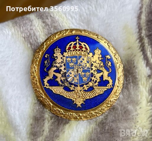 Брошка с позлатен емайл Шведски Кралски герб, снимка 1 - Други ценни предмети - 46010903