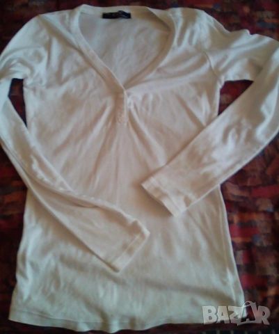 Бяла блуза , снимка 1 - Блузи с дълъг ръкав и пуловери - 34432742