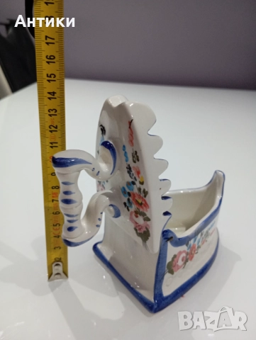 Стара порцеланова ютия маркирана , снимка 12 - Декорация за дома - 52553876