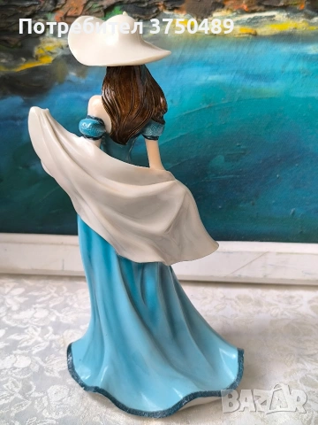Фигурка на елегантна дама , снимка 3 - Колекции - 53833563