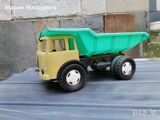 Стара детска играчка - камион, снимка 1