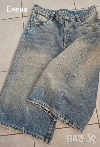 Дамски дънки бермуди BERSHKA , снимка 2 - Дънки - 49983939