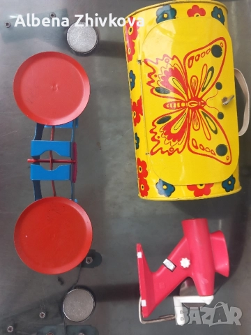 много качествени стари детски играчки 