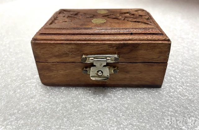 Малка стара Гравирана дървена Кутия за бижута, снимка 3 - Декорация за дома - 51130804