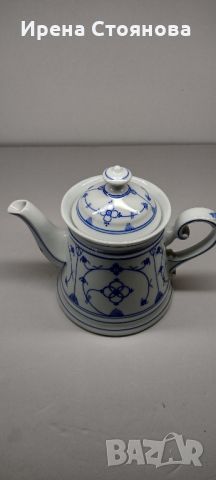 Kalk Eisenberg 1900-1973. Чайник с декор сламено цвете., снимка 1 - Сервизи - 46414708