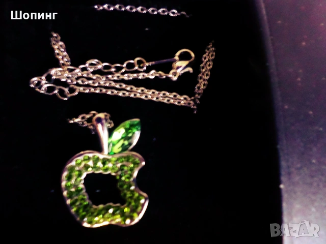 Колие Ябълка от бяло злато и Сваровски кристали, снимка 5 - Колиета, медальони, синджири - 31484452