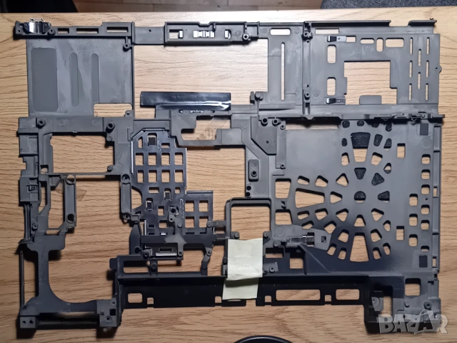​Долен корпус (Base Cover) и Магнезиева рамка (Structure Frame) за Lenovo ThinkPad T500, снимка 6 - Части за лаптопи - 53576031