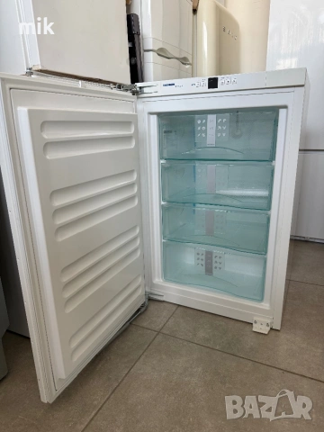 Малък фризер за вграждане Либхер 4 чекмеджета