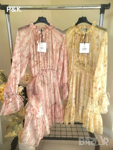 Шифонена рокля с флорални мотиви