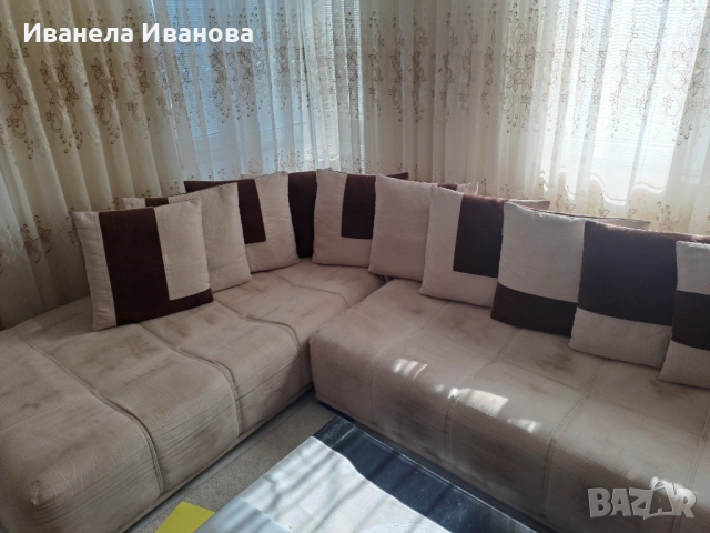 СПЕШНО! Ъглов диван с възглавнички