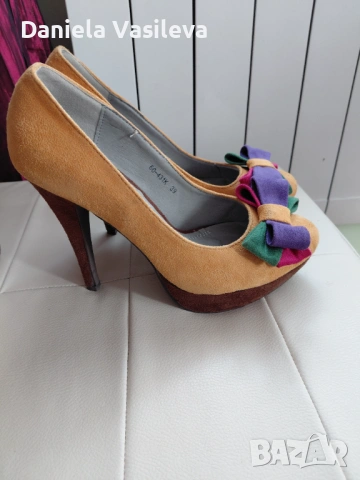 Цветни, елегантни обувки р-р 39, снимка 3 - Дамски обувки на ток - 54277983