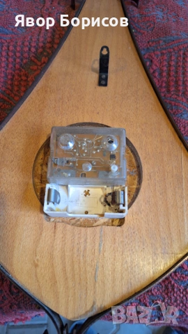 Ретро стенен часовник Маяк – кварцов, дървен корпус, 80‑те години, снимка 5 - Други - 53808296