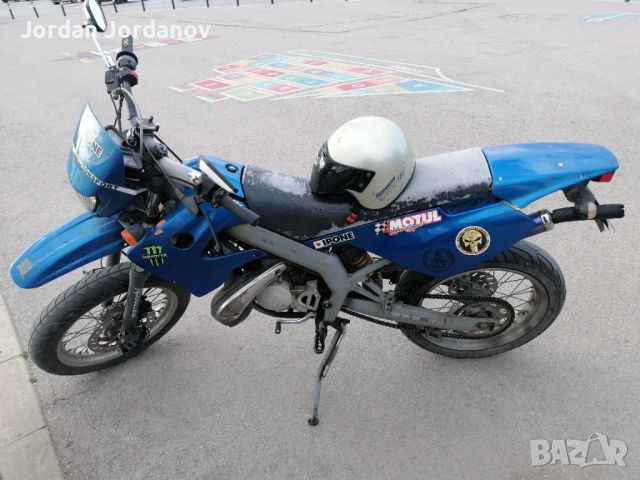 Мотор 50 кубика Super moto 50 Derbi Senda, снимка 2 - Мотоциклети и мототехника - 45755563