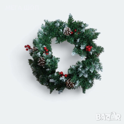 Коледен венец с шишарки и червени плодчета - 40 см