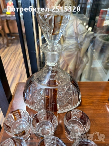 винтидж кристална гарафа с 6 чашки за ликъор, снимка 2 - Антикварни и старинни предмети - 52689813