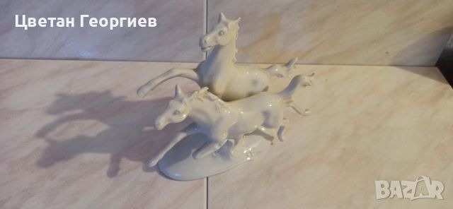 порцеланова фигурка бягащи коне, снимка 4 - Антикварни и старинни предмети - 46644277