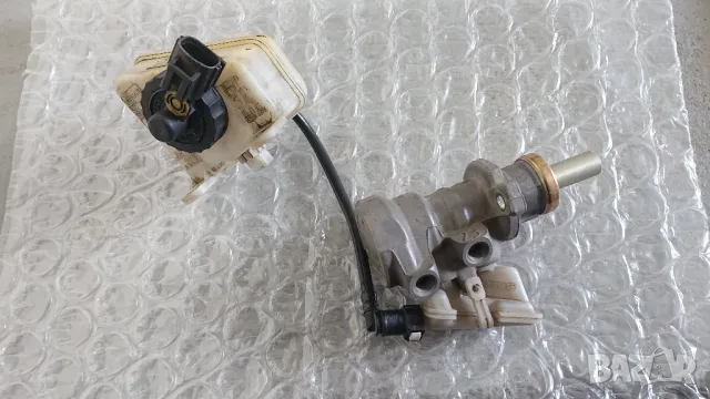 Казанче BOSCH за спирачна течност форд фокус. , снимка 6 - Части - 50420552